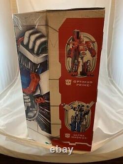 Costco Exclusive Cybertron Prime and Ultra Magnus 2-pack Mint In Box Very Rare