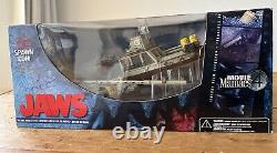 JAWS McFarlane Toys Diorama Deluxe Box Set Rare Retro New Unopened 2001