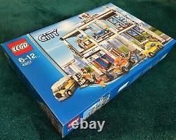 LEGO CITY, 4207 City Garage, Rare, New Sealed, 2013 Retired Set