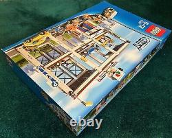 LEGO CITY, 4207 City Garage, Rare, New Sealed, 2013 Retired Set