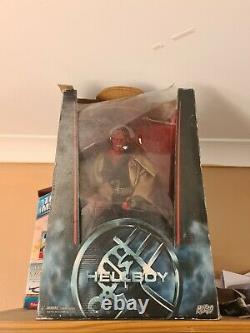 Mezco 18inch Rare 2004 Hellboy Action Horror Figure Boxed Sideshow