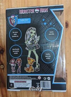 Monster High Frankie Stein doll 2012 New in box BBC64 BBC67 with Watzit dog Rare