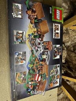 NEW LEGO 21128 Minecraft The Village Rare Retired Set Mint conditon