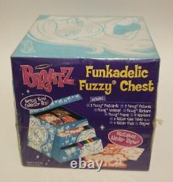RARE 2004 Bratz Girls Nite Out Funkadelic Fuzzy Chest Collector Box Accessories