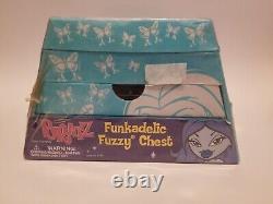 RARE 2004 Bratz Girls Nite Out Funkadelic Fuzzy Chest Collector Box Accessories