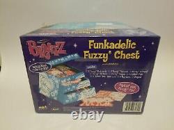 RARE 2004 Bratz Girls Nite Out Funkadelic Fuzzy Chest Collector Box Accessories