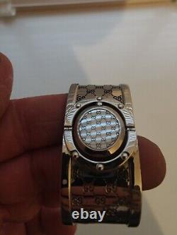 RARE Gucci Twirl Watch YA112 Rare Black Face No Box (needs new battery)