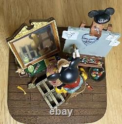 RARE WALT DISNEY WORLD Mickey Mouse Figurine Self Portrait NEW in Box