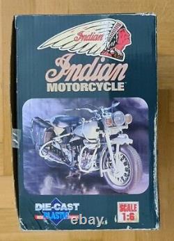 Rare New-ray 53623 1/6 Scale Motorcycle INDIAN CHIEF BRAND NEW BOXED