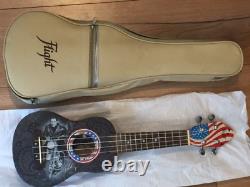 SUPER SUPER RARE Elvis Ukulele AS NEW BOXED & CARRY CASE