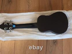 SUPER SUPER RARE Elvis Ukulele AS NEW BOXED & CARRY CASE