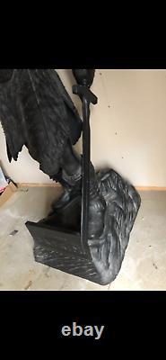 ULTRA RARE Official Bethesda 7ft Full Sized Skyrim Statue BRAND NEW IN BOX BNIB