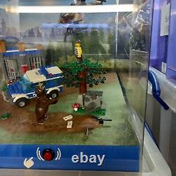 V-Rare LEGO Large Store Display City Forest Police Station 4440 Lights Sound