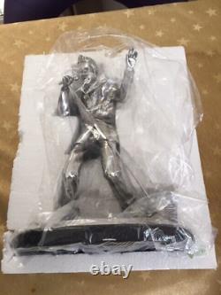 V. V. RARE Elvis Statue'Silver Dreams' Leonardo Collection NEW AND BOXED