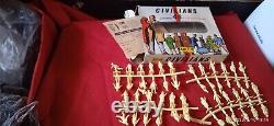 VINTAGE RARE 1st ISSUE AIRFIX HO/OO CIVILIANS X 48 pieces NEW ON SPRUE IN BOX
