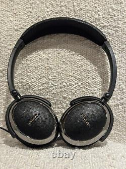 Casque Prada en cuir Saffiano avec plaque logo + boîte cadeau Apple B&O Neuf 695 £ RARE