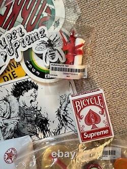 Collection de stickers Suprême 50+ Logos originaux dans une boîte rare Suprême avec cadeaux gratuits