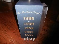 Derek Jeter New Era Limited Edition 6 Hat Pack Box Rare 2/180 Numéro De Maillot