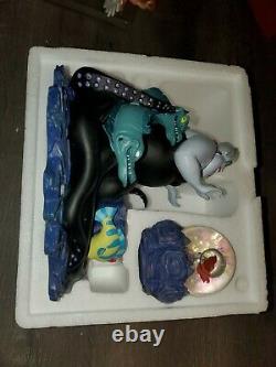 Disney Catalog Exclusive Ursula Sculpture Avec Mini Snowglobe Rare W Boîte
