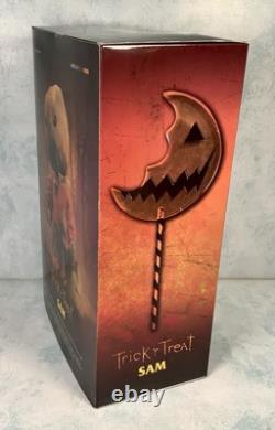 Figurine d'action Mega Scale Horror Sam de Mezco Trick'R Treat 15 pouces Rare