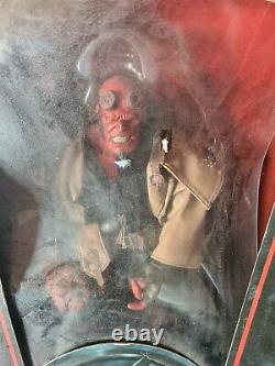 Mezco 18 Pouces Rare Hellboy Action Horror 2004 Figure Encadrée
