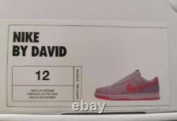 Nike Dunk Low 365 Par Vous David UK 12 Gris Frais Et Rouge Neuf Dans La Boîte Rare US 13