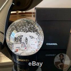 Nouveau + Boîte Chanel 2019 Rare Vip Authentique De Vacances Snow Globe CC Avec Le Sac De Collection