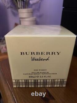Nouveau, emballé et scellé Burberry Weekend pour femmes Eau De Parfum 100ml. Rare