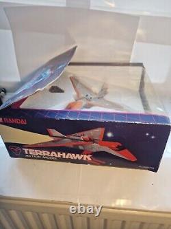 RARE Vintage Terrahawks Bandai Diecast Terrahawk ship MINT in Box	<br/>



<br/>  Traduction en français : 
 <br/>   RARE Vaisseau Terrahawk Bandai Diecast Vintage dans sa boîte, comme neuf