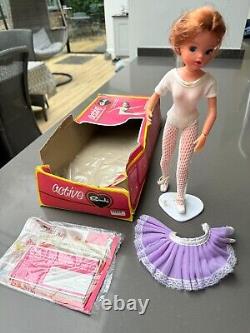 Rare 1975 Sindy Brune Active en Excellent État avec Boîte et Support, Possédée Depuis le Début