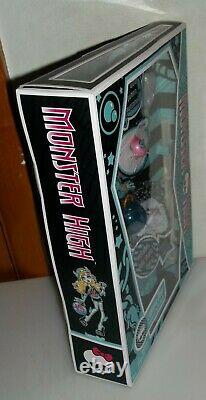 Rare Mattel Monster High First 1st Wave Lagoona Blue Doll Mib