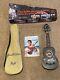 Super Rare Elvis Ukulele Roustabout Comme Neuf En BoÎte, Sac & Livret De Chansons Comme Neuf