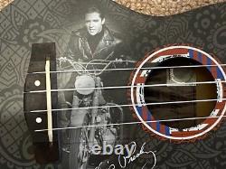 SUPER RARE Elvis Ukulele Roustabout COMME NEUF EN BOÎTE, Sac & LIVRET DE CHANSONS COMME NEUF