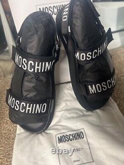 Sandales Moschino avec logo, taille rare 11 ! Neuves avec boîte