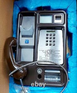 Téléphone public rare vintage BT 500 brun/argent. Neuf dans sa boîte avec 3 nouvelles cartes de circuit.