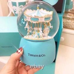 Tiffany & Co Rare Carousel Musical Snow Globe Limited Edition Music Box<br/> Tiffany & Co Rare Carousel Musical Snow Globe Édition Limitée Boîte à Musique