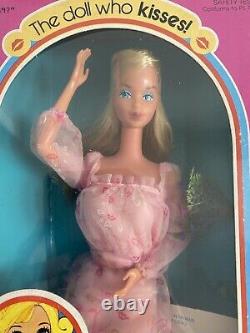 Vintage Baiser Barbie 1978 Nrfb Belle Rare